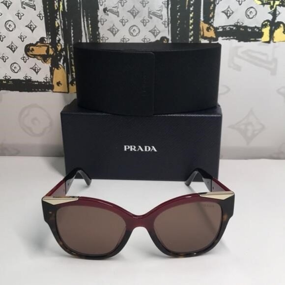 💯- Authentic New Dark Brown Cat Eye Ladies Sunglasses PR 02WSF 07C0D1 56 - Picture 8 of 13
